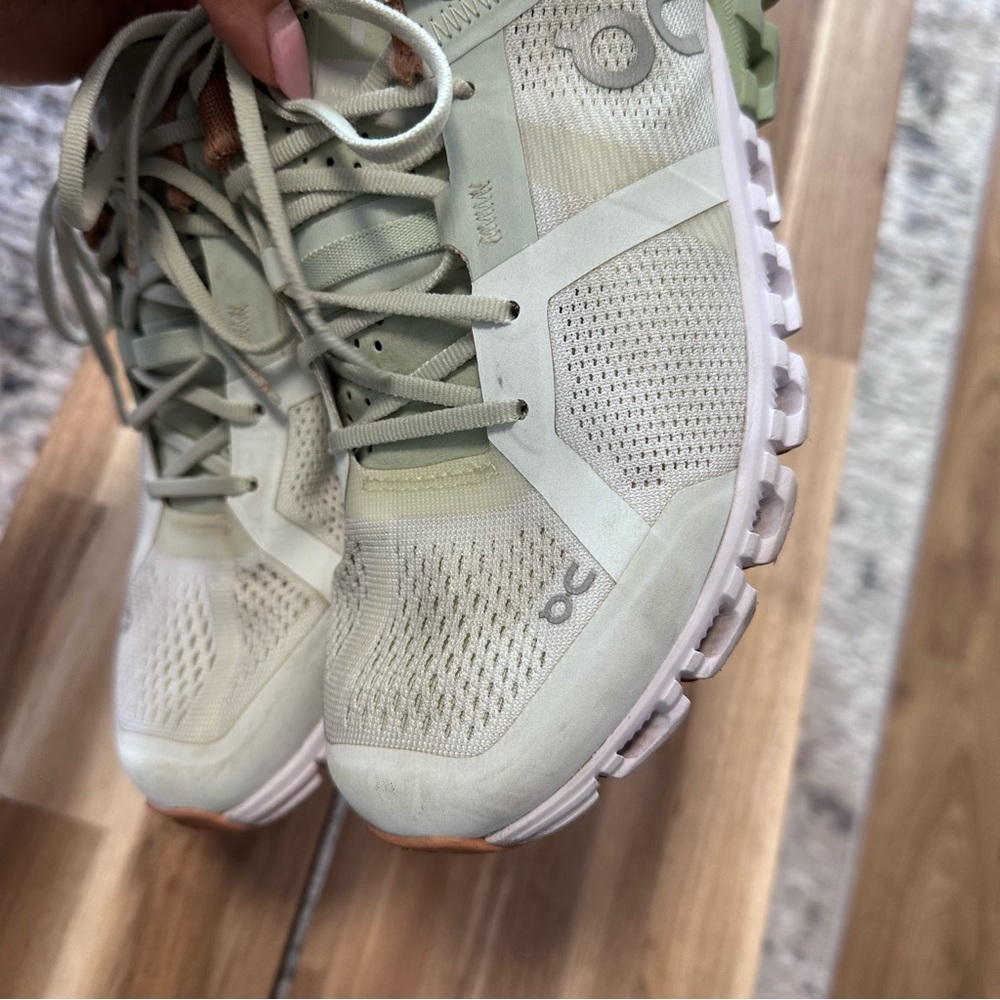 On Running Cloudflow V2 In Aloe White Running Sho… - image 6